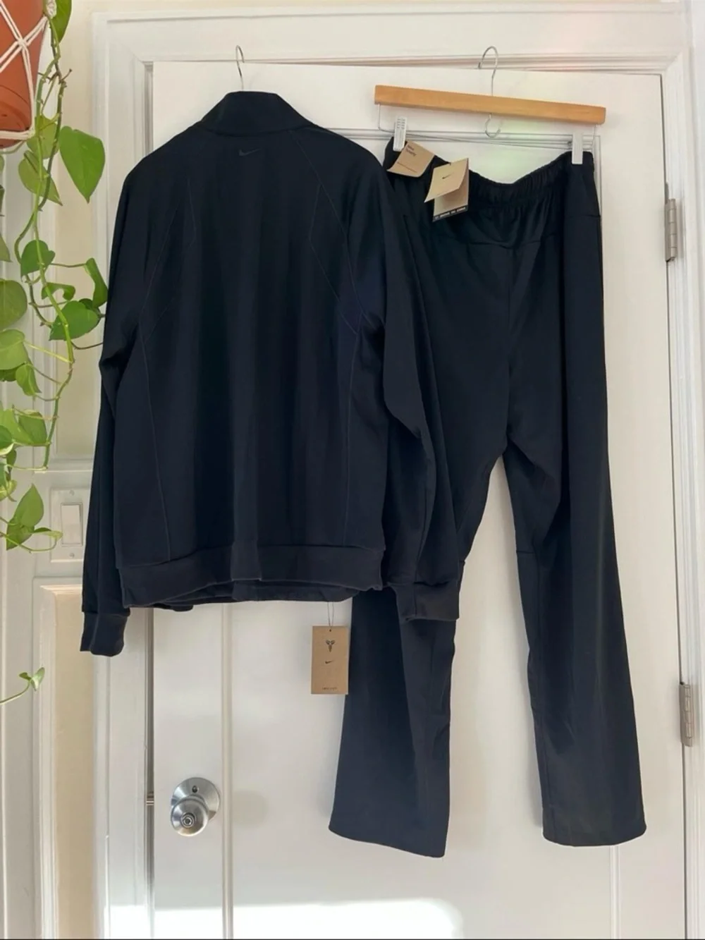 NWT Nike Men’s Medium Workout Bundle (3 Pieces - Shirt, Pants, Jacket)